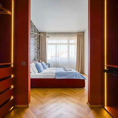 - Wenceslas Square 5 Min - Ac, 2 Double Beds & Balcony By Gravity Apartman