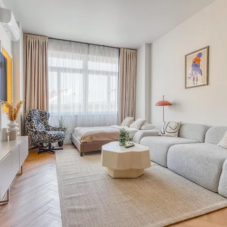 Apartman - Wenceslas Square 5 Min - Ac, 2 Double Beds & Balcony By Gravity *