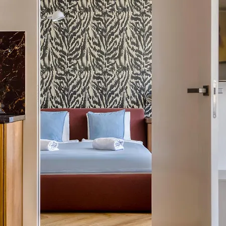 - Wenceslas Square 5 Min - Ac, 2 Double Beds & Balcony By Gravity Apartman