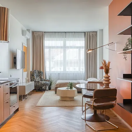 - Wenceslas Square 5 Min - Ac, 2 Double Beds & Balcony By Gravity Apartman *