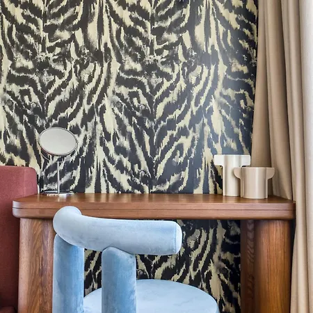 - Wenceslas Square 5 Min - Ac, 2 Double Beds & Balcony By Gravity * Prága